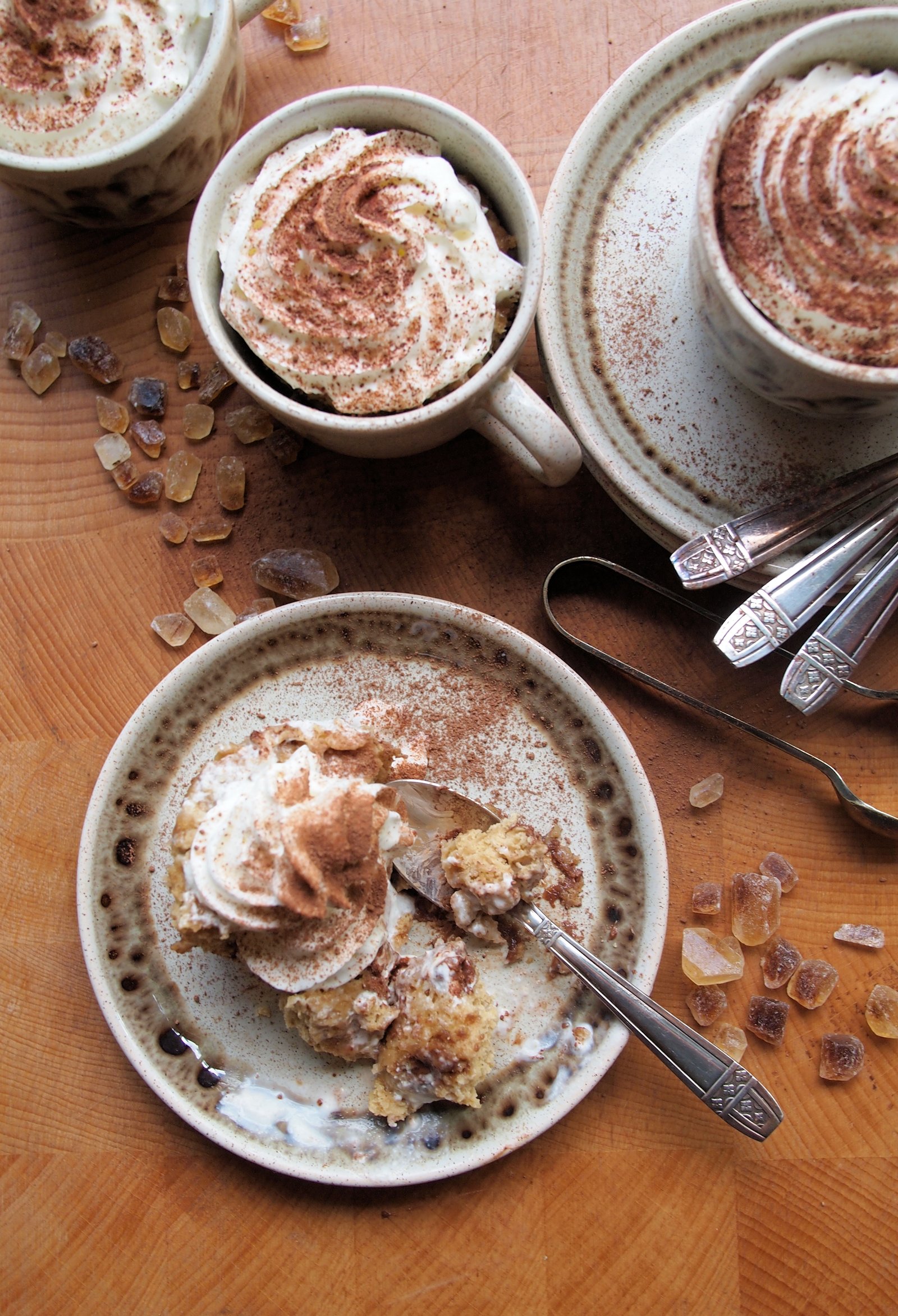 Little Coffee Cup Chocolate-Chip Cakes with Vanilla Cream Froth