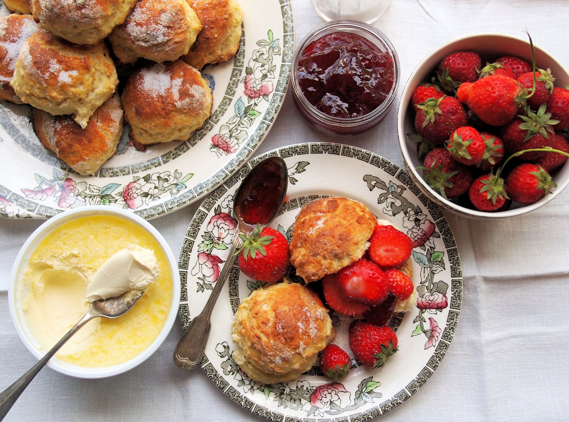 Low Calorie Vanilla Bean Scones