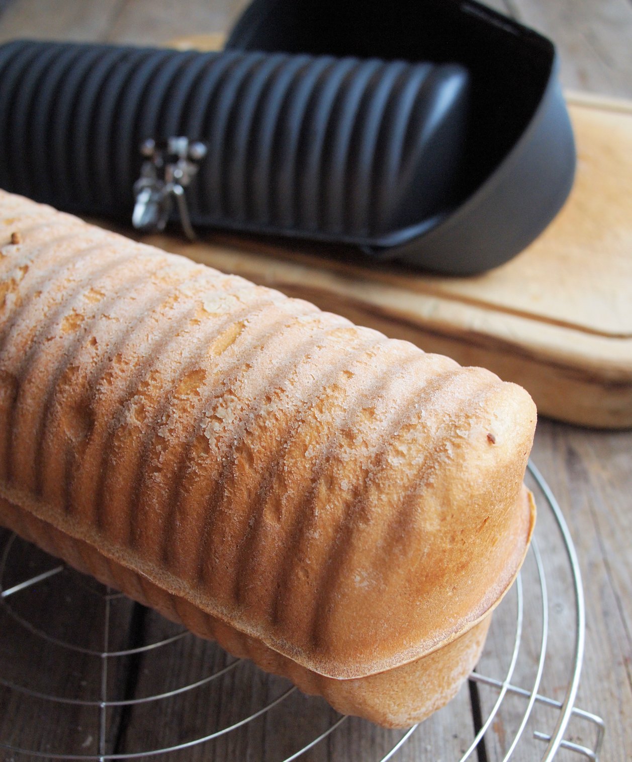 Round sales loaf pan