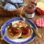 Old Cookbooks and Recipes – Be-Ro Dropped Scones for Breakfast (Griddle Cakes)
