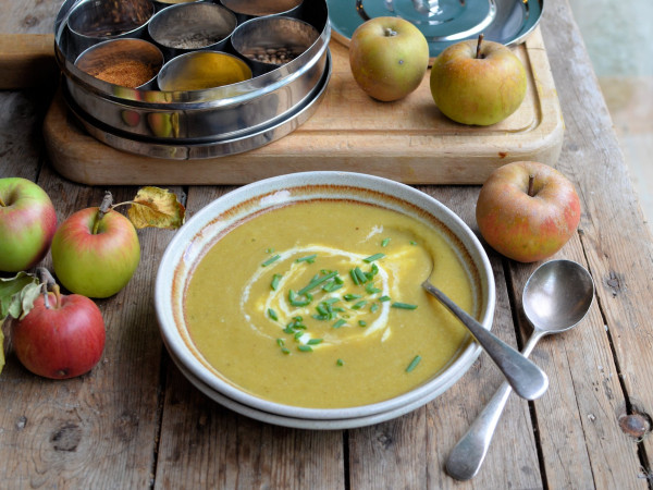 Windfalls, September Harvest and Comforting Soups: Curried Leek and Apple Soup Recipe (5:2 Diet)